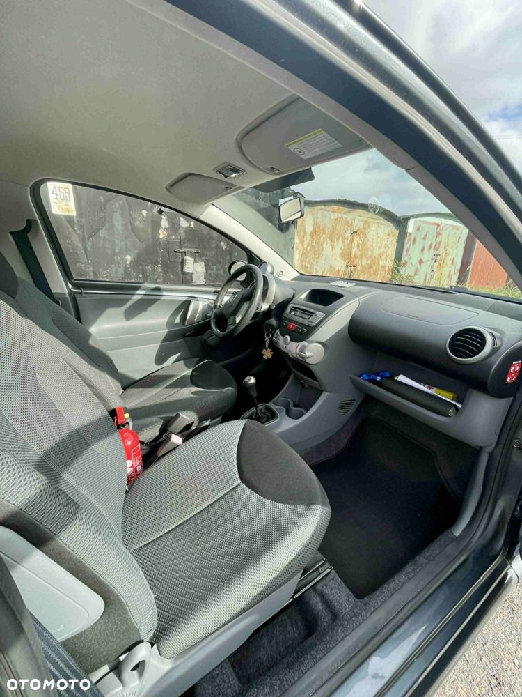 Toyota Aygo 2005 photo 2