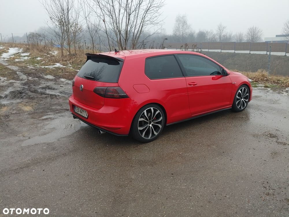 Volkswagen Golf - 5