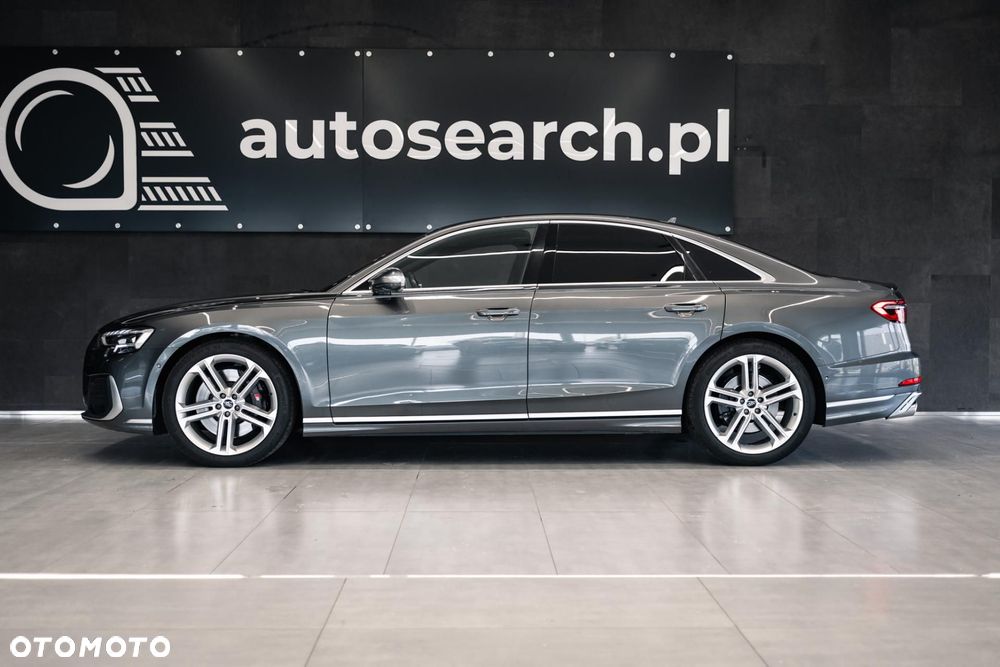 Audi S8 - 8