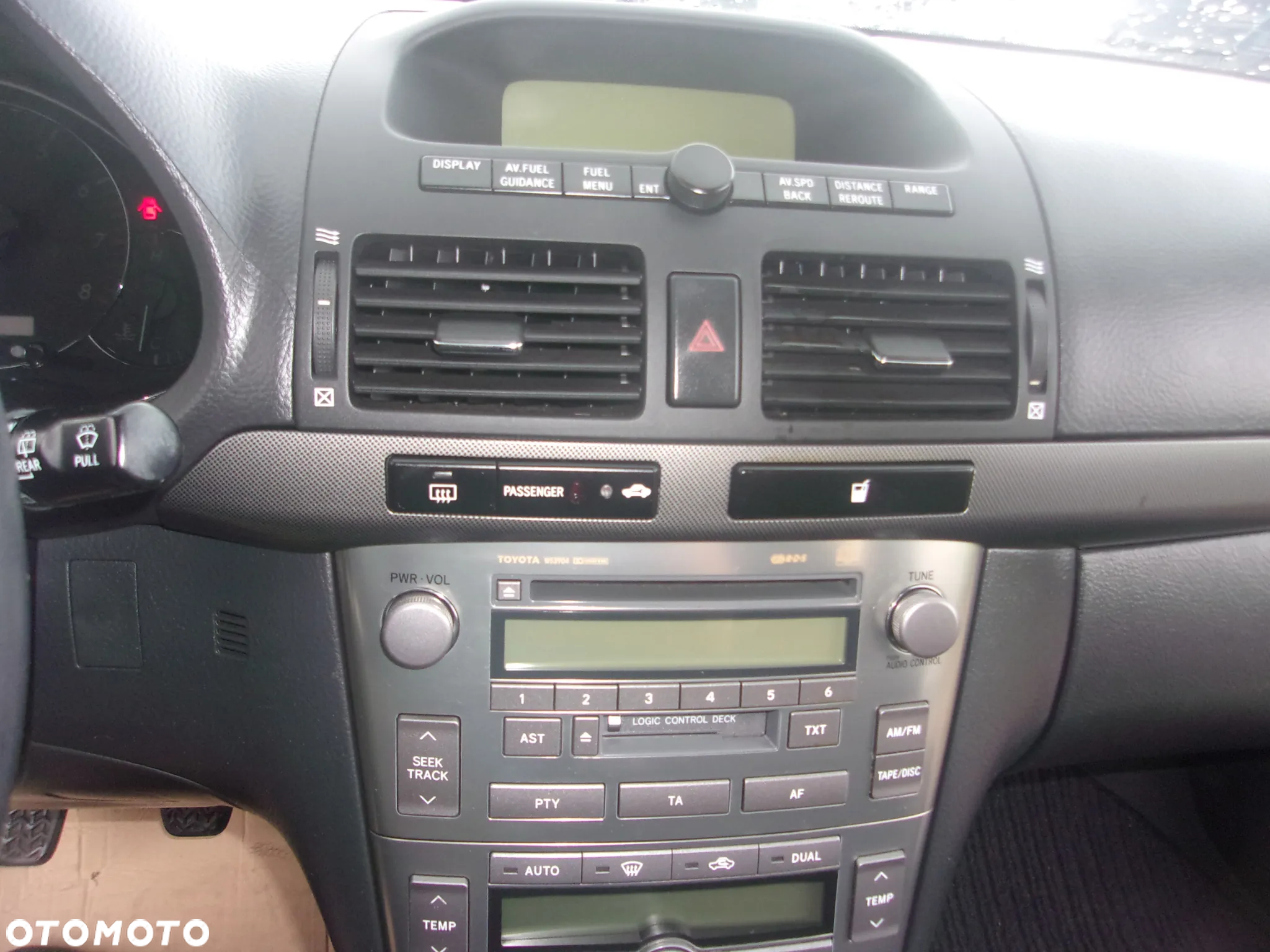 Toyota Avensis 1.8 VVT-i Combi Travel - 9