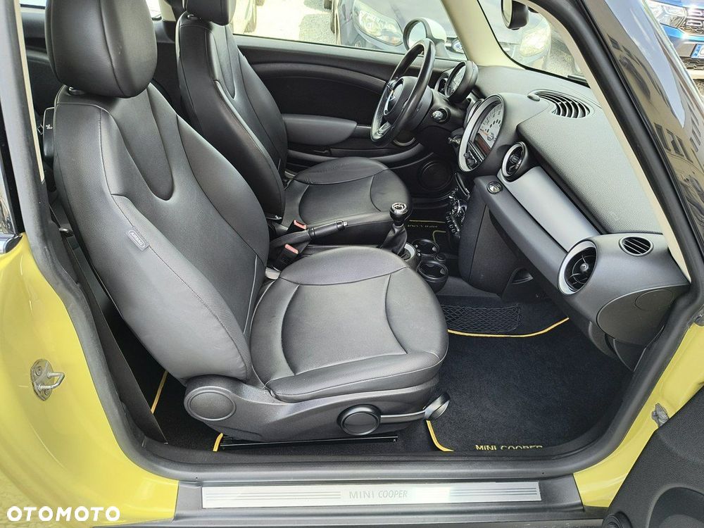 MINI Cooper Standard - 12