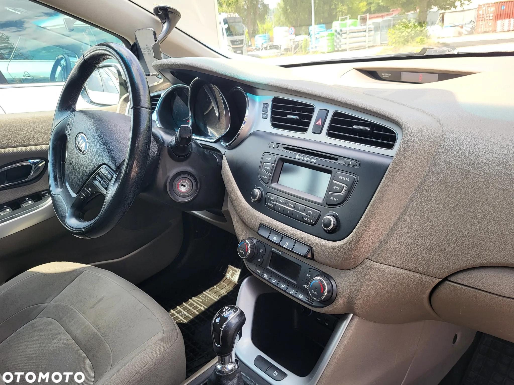Kia Ceed - 11