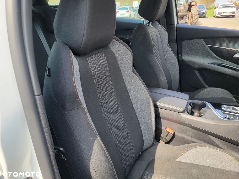 Peugeot 3008 BlueHDi 130 Stop & Start EAT8 Allure - 28