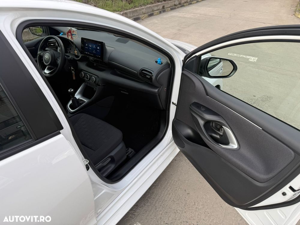 Toyota Yaris 1.5 MT Dynamic - 18