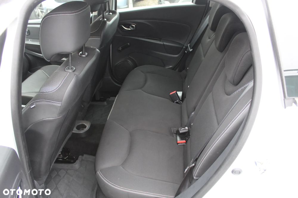 Renault Clio - 25