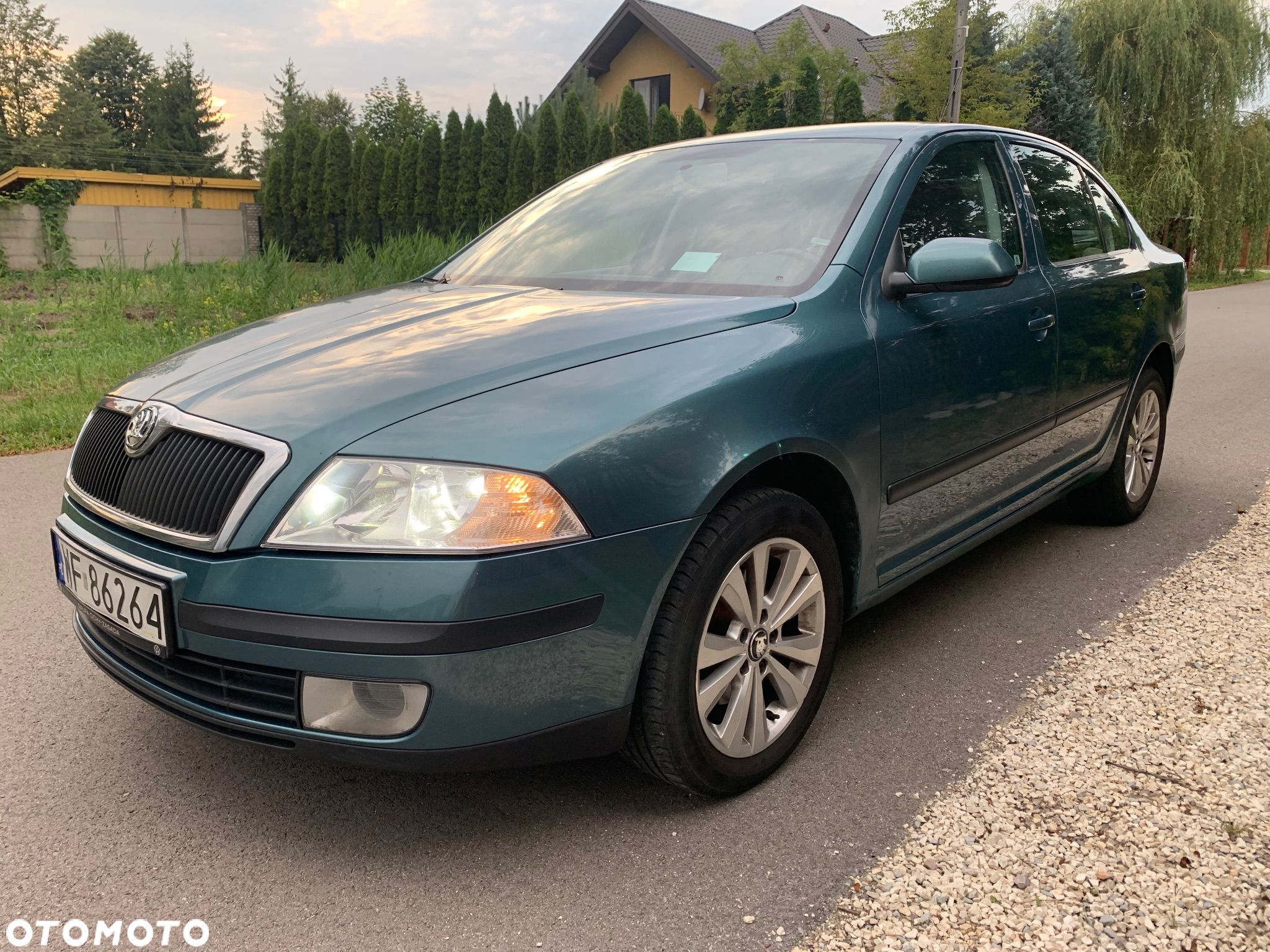 Skoda Octavia 1.6 FSI Ambiente - 1