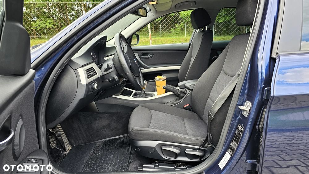 BMW Seria 3 320d Luxury Line - 14