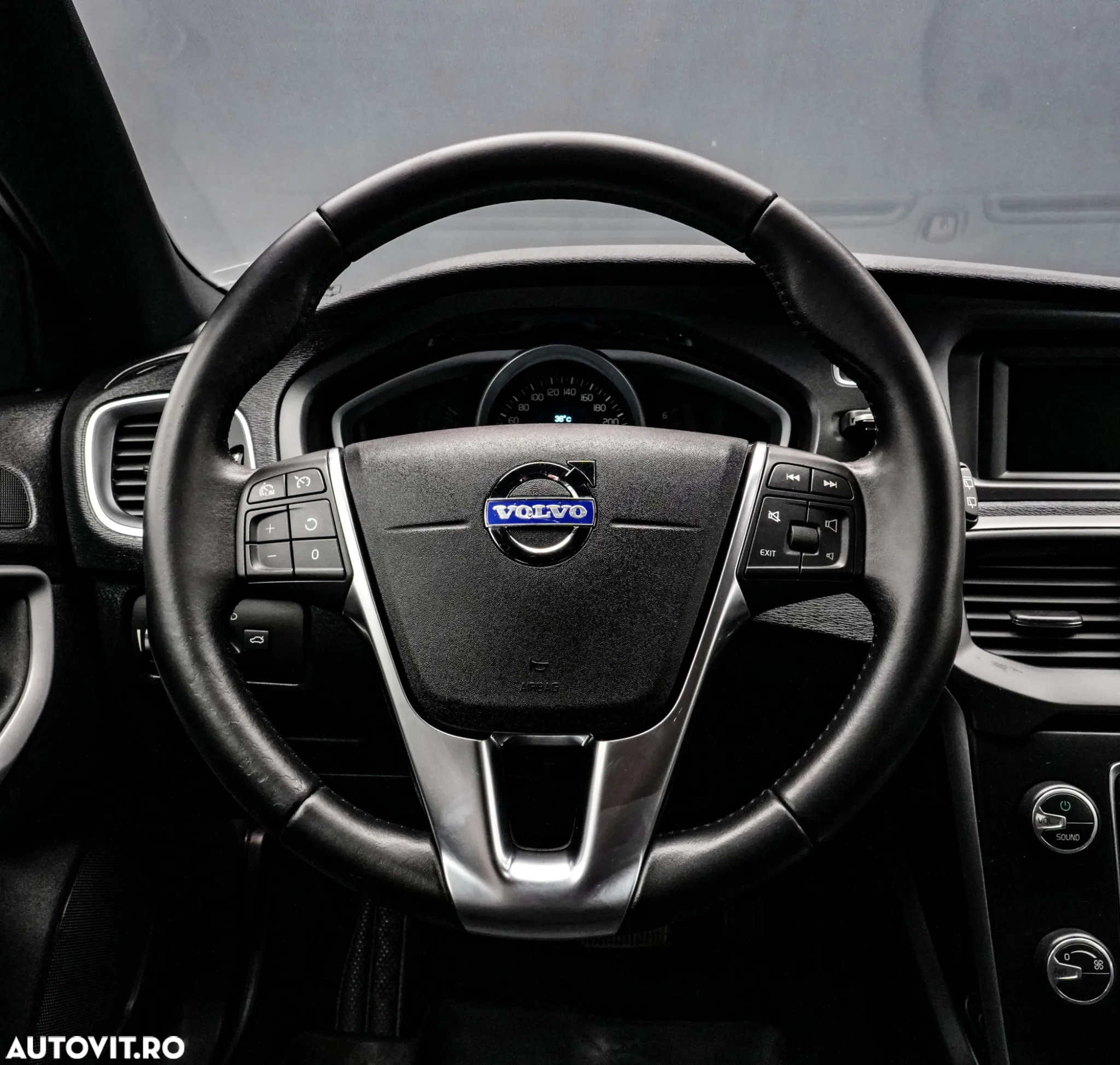 Volvo V40 D3 Aut. Momentum - 15