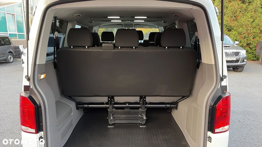 Volkswagen Caravelle - 8