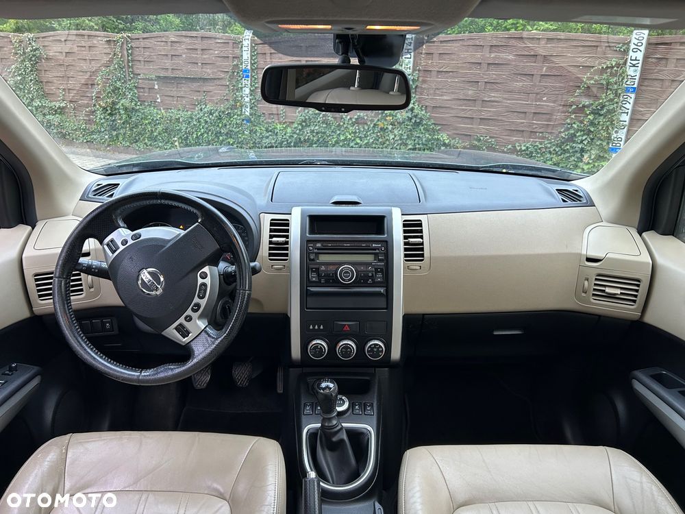 Nissan X-Trail 2.0 dCi 4x4 DPF LE - 28