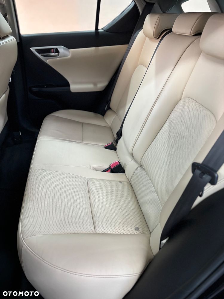 Lexus CT 200h Prestige - 34