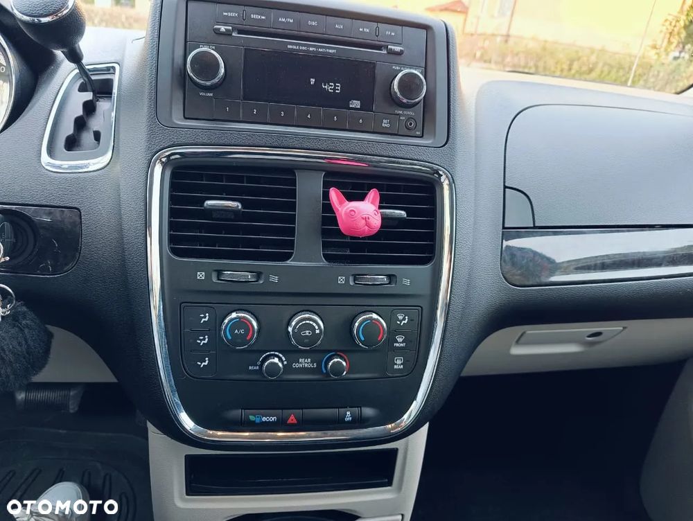 Dodge Grand Caravan - 13