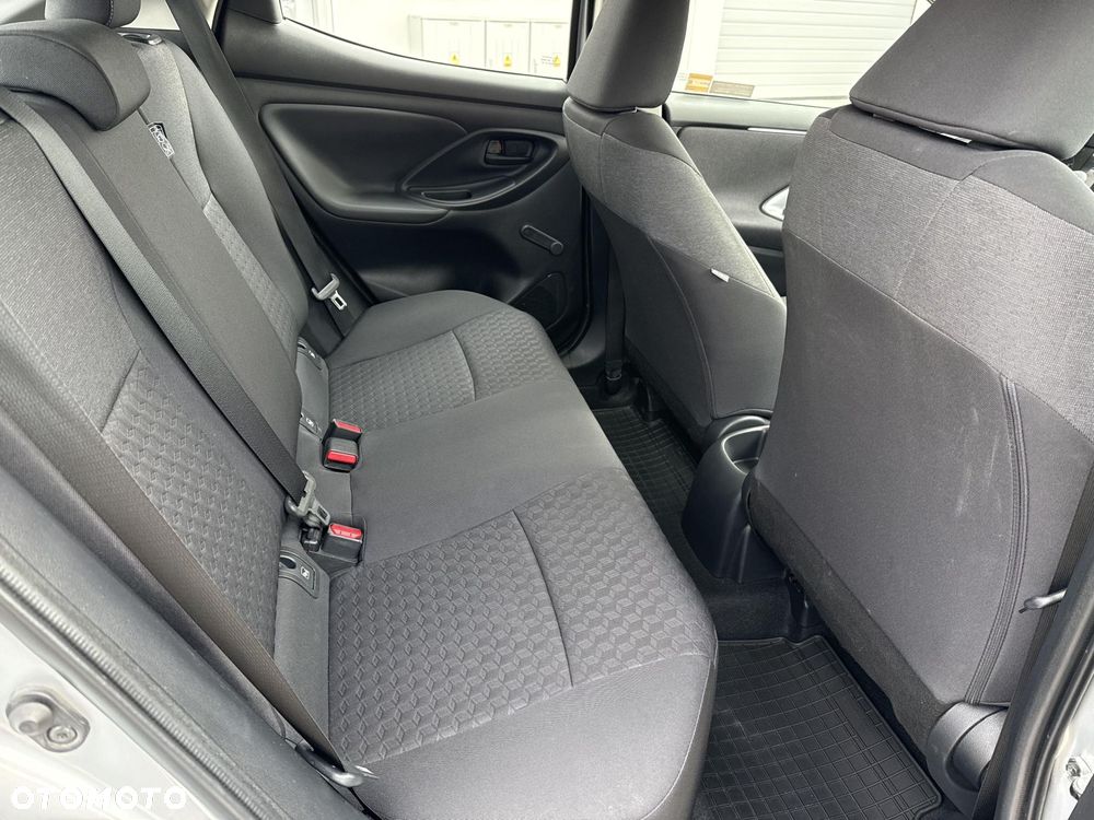 Toyota Yaris - 10