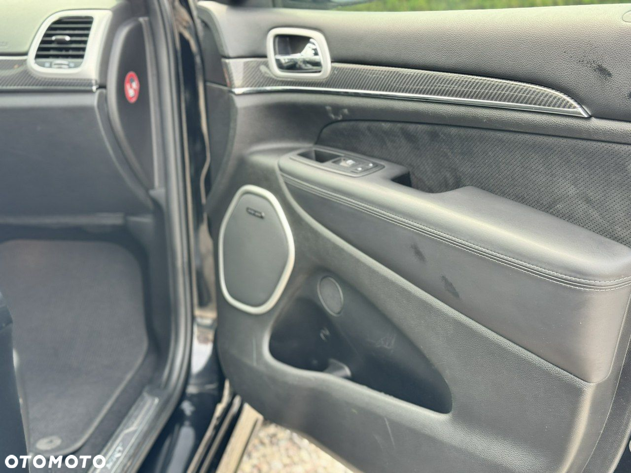 Jeep Grand Cherokee - 37