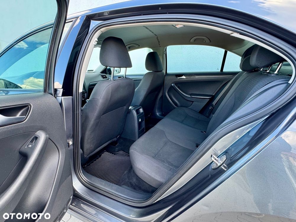 Volkswagen Jetta 2.0 Base - 9
