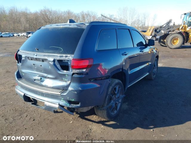 Jeep Grand Cherokee - 14