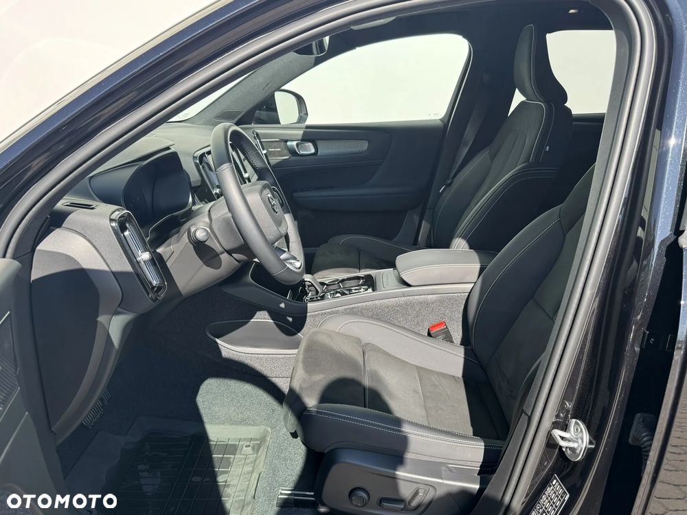 Volvo XC 40 B4 AWD Ultimate Dark - 12