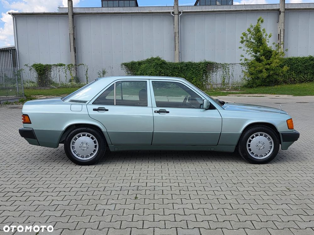 Mercedes-Benz W201 (190) - 13