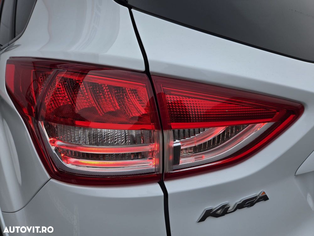 Ford Kuga 2.0 TDCi 2x4 ST-Line - 29