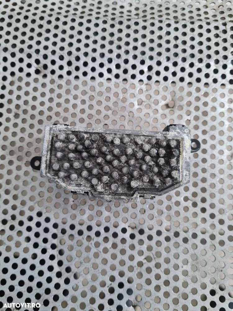 Rezistenta Trepte Aeroterma Bord Ventilator Habitaclu Audi A4 B8 A5 8T An 2007-2008-2009-2010-2011-2012-2013-2014-2015 Cod 8K0820521B Dezmembrez Audi A5 8T 2.7 Tdi Euro 5 Motor CGKA Cutie Automata MMW Bixenon Volan Stanga - Dezmembrari Arad - 1