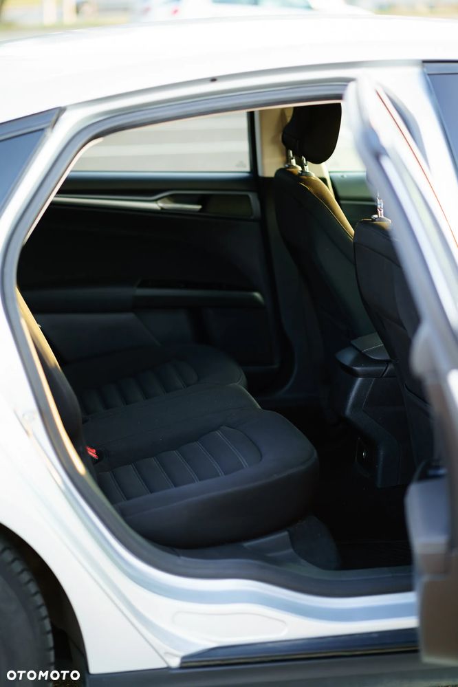 Ford Mondeo 1.5 EcoBoost Ambiente - 22