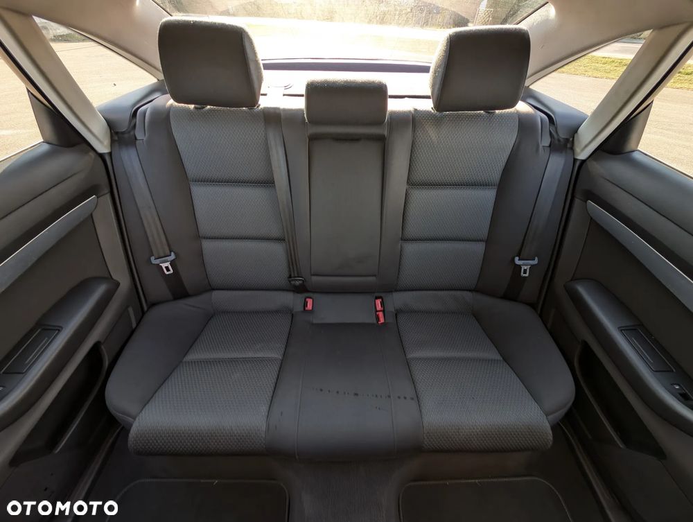 Audi A6 Limousine 2.4 - 34