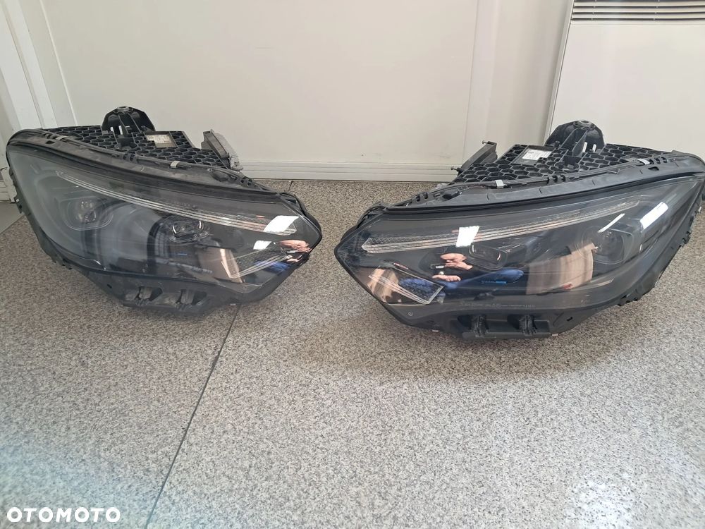 Mercedes-Benz EQE - 24