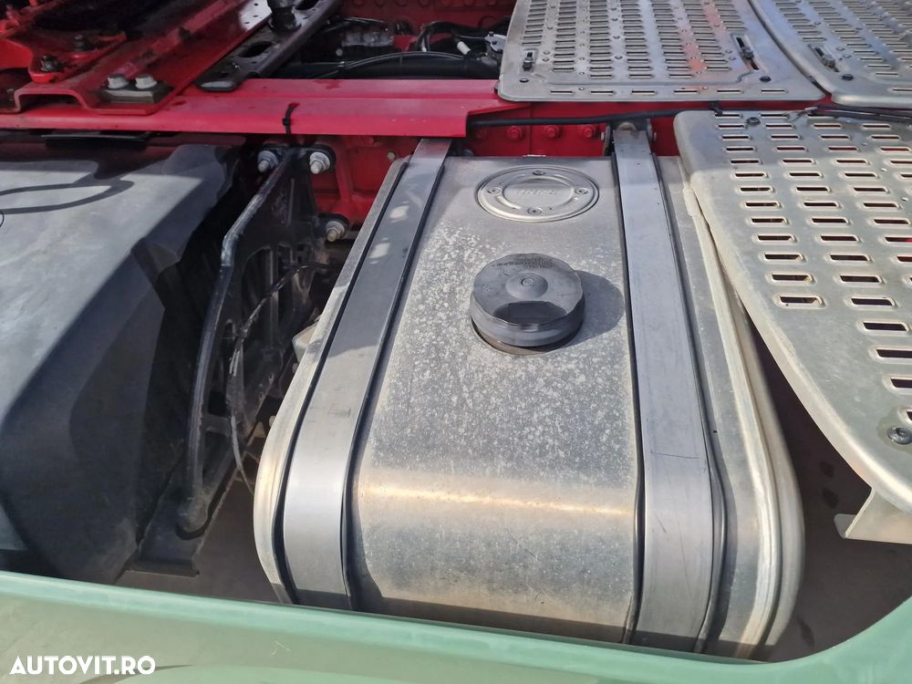 DAF XF 530, KIT BASCULARE, Cutie AUTOMATA+INTARDER 6 trepte, fuste sasiu, 530 CP Euro 6, jante ALUMINIU, Anv 315/80R22,5 70% ok, FRIGIDER, 2 paturi, girofaruri, parasolar, posibilietate leasing 3 ani, PROMOTIE 22.900 EUR+Tva - 7