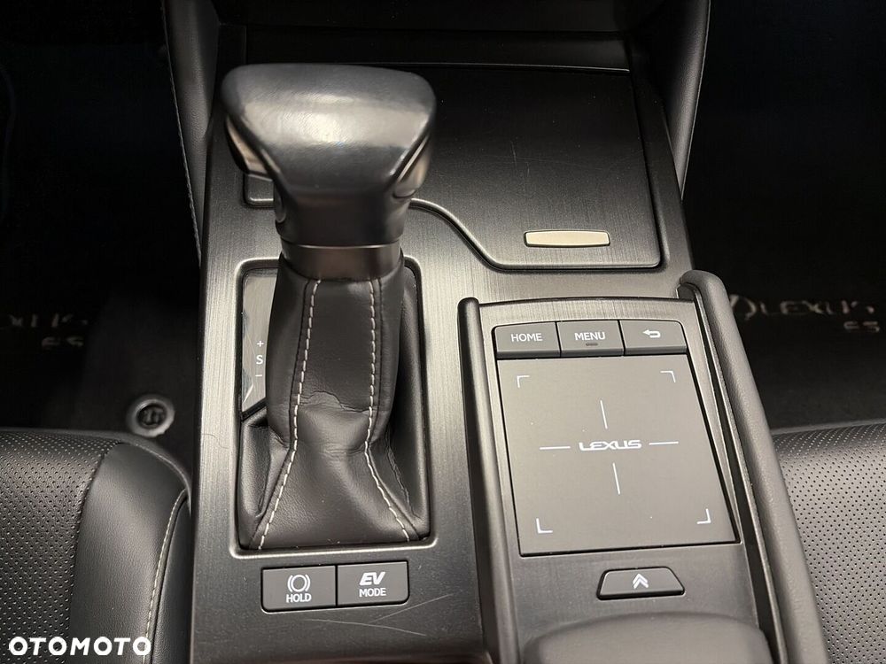 Lexus ES 300h Business Edition - 20