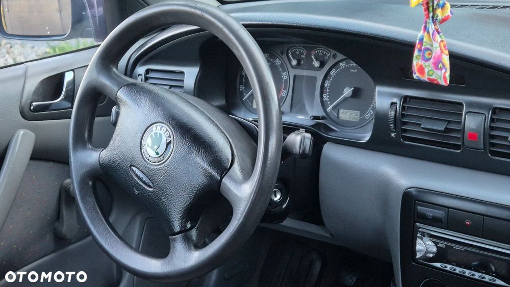 Skoda Octavia 1.6 Classic - 7