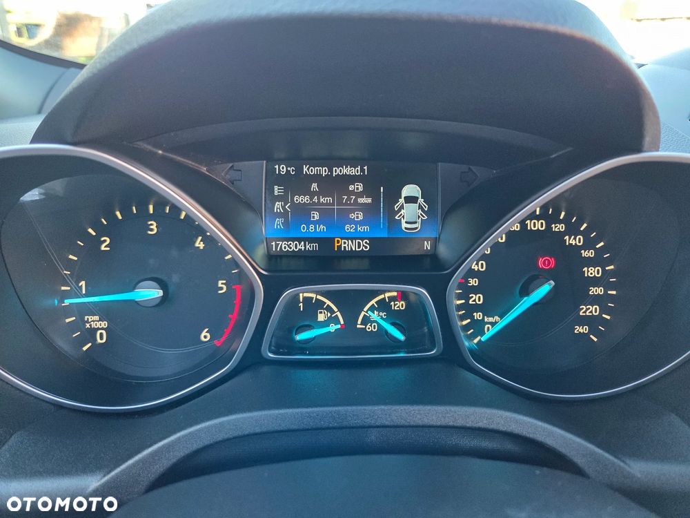 Ford Kuga 2.0 TDCi 4x4 ST-Line - 28