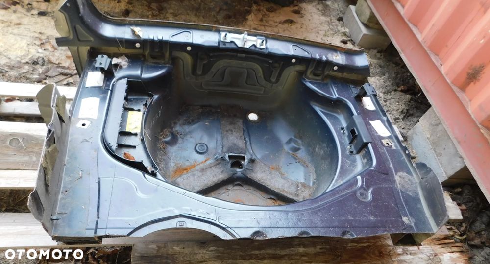wanna pas tylny dupa AUDI A4 B7 KOMBI - 5