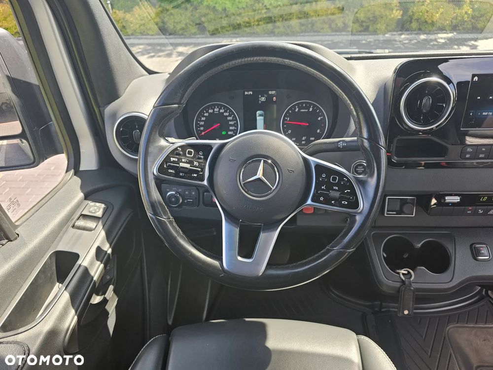 Mercedes-Benz Sprinter - 17