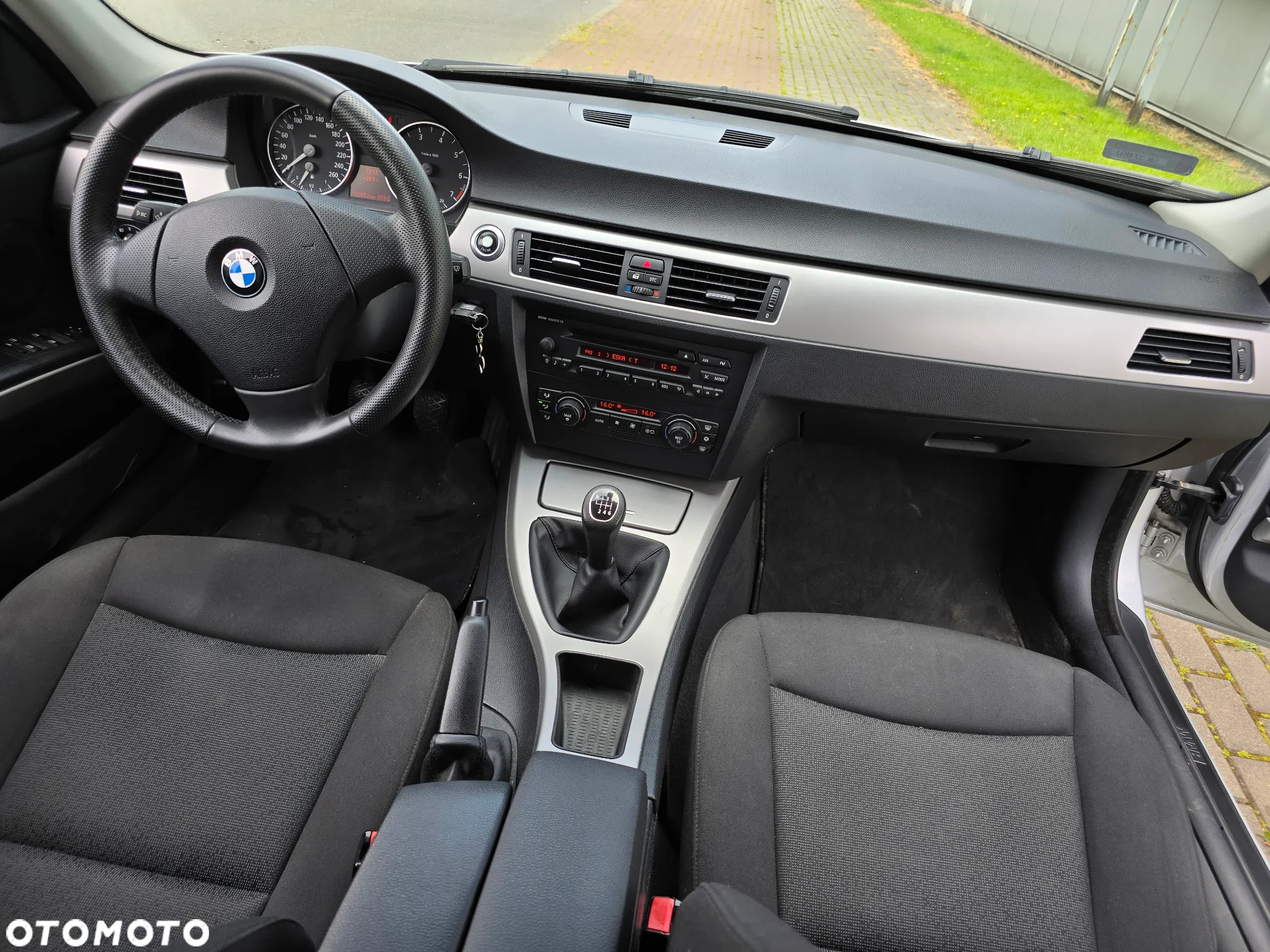 BMW Seria 3 320i Touring - 16