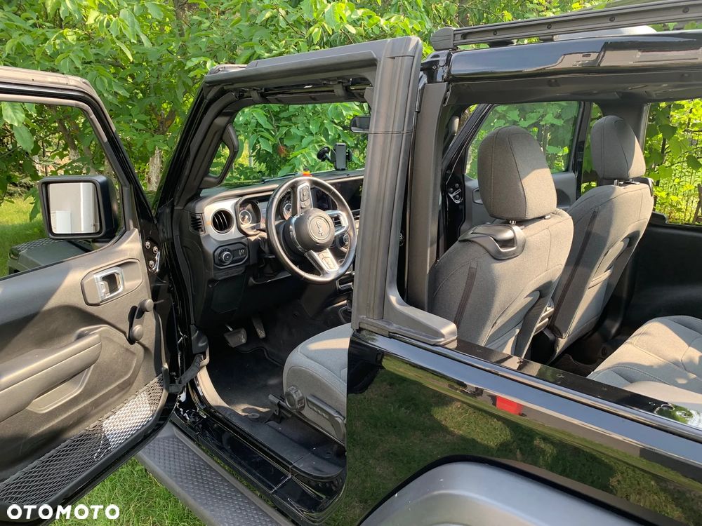 Jeep Wrangler - 9