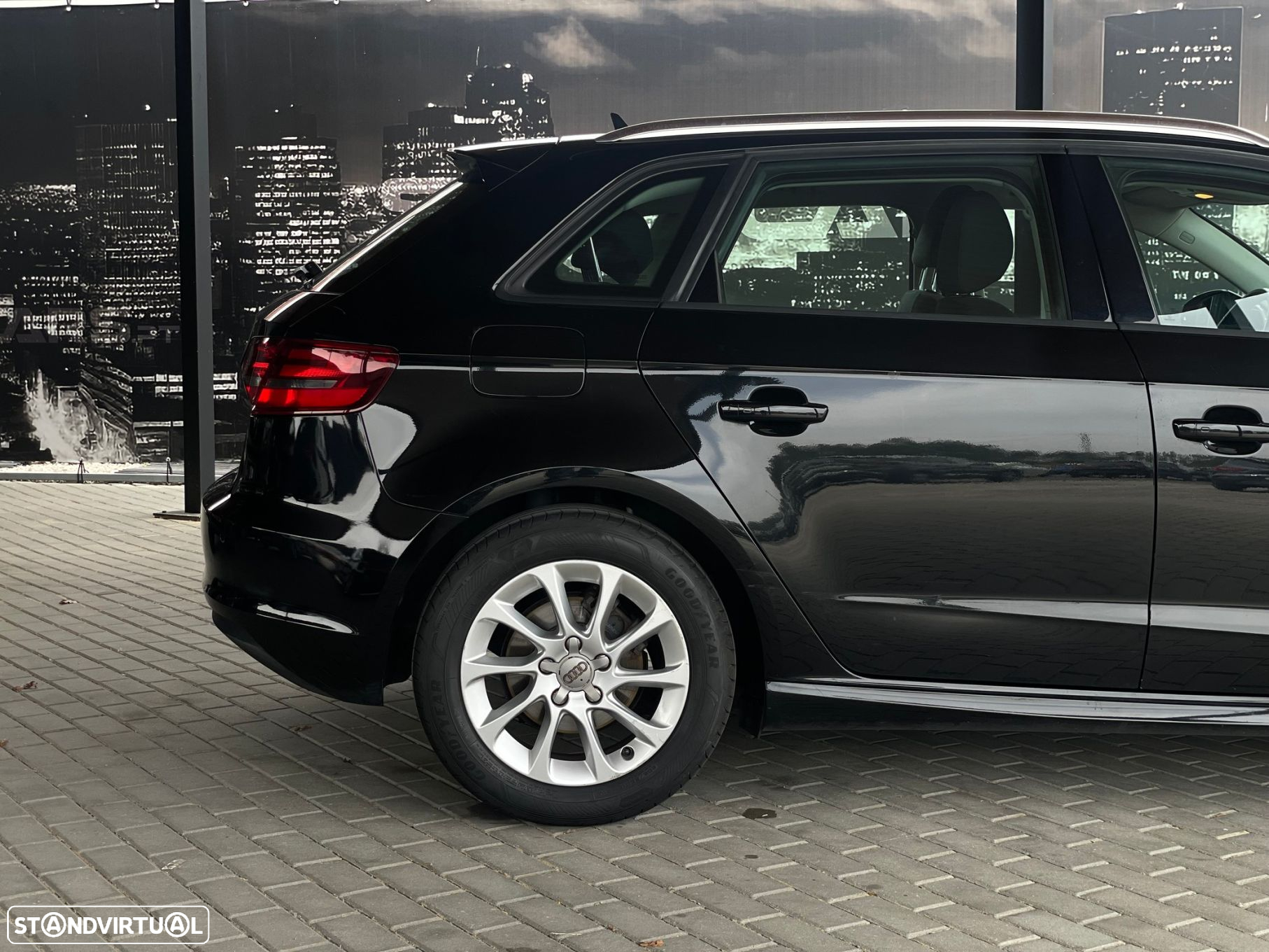 Audi A3 Sportback 1.6 TDI Attraction Ultra - 8