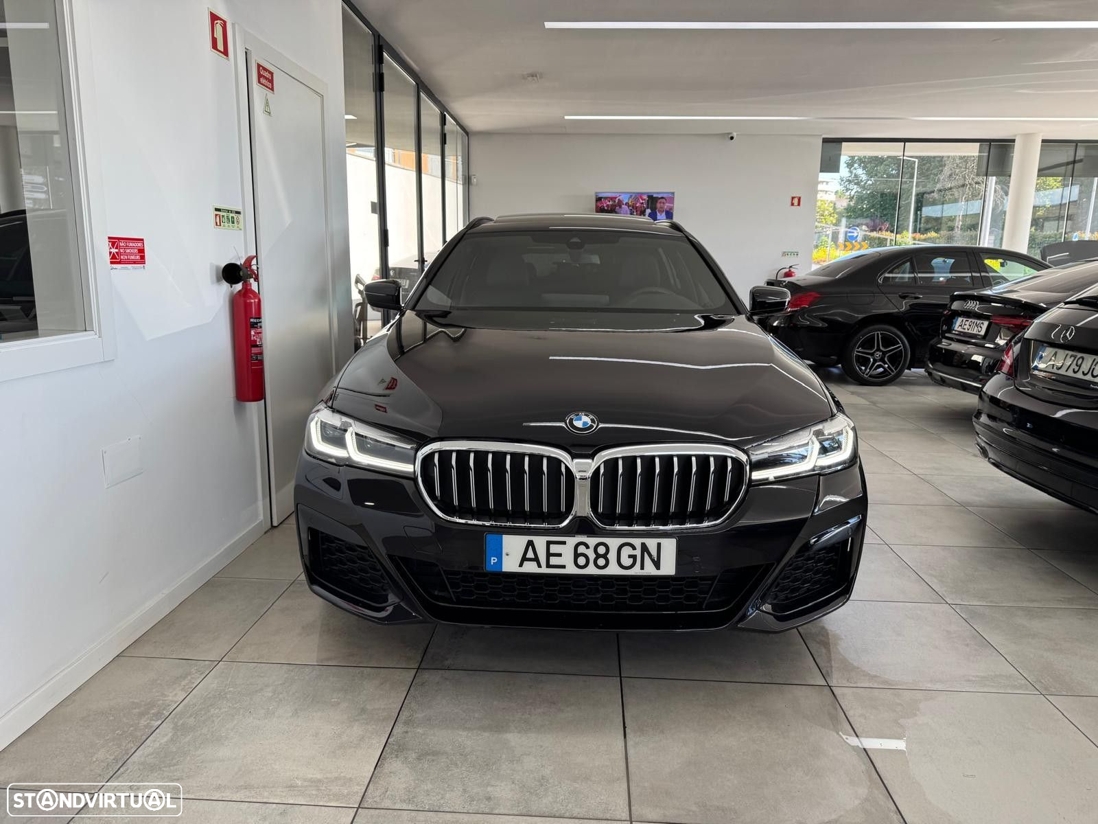 BMW 530 e Pack Desportivo M - 4