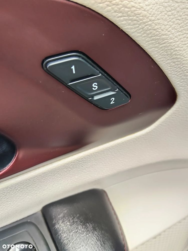 Chrysler Pacifica - 38
