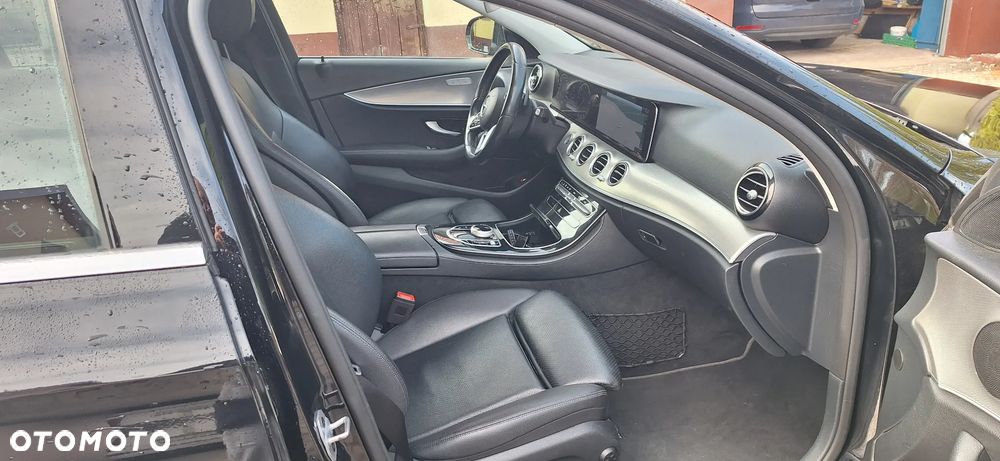 Mercedes-Benz Klasa E 220 d 9G-TRONIC - 22