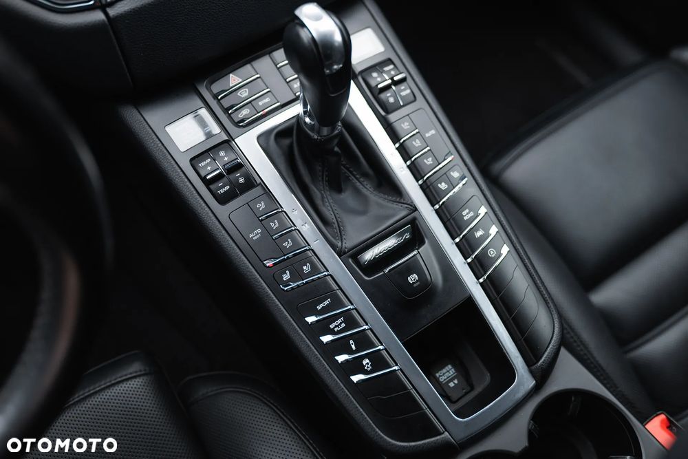 Porsche Macan - 26