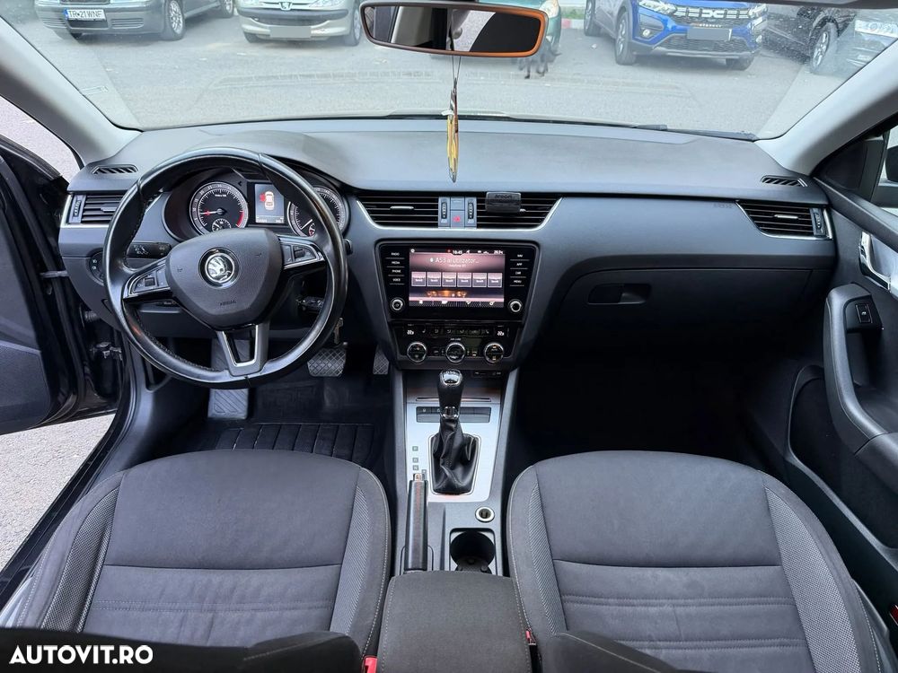 Skoda Octavia 1.6 TDI DSG Style - 11