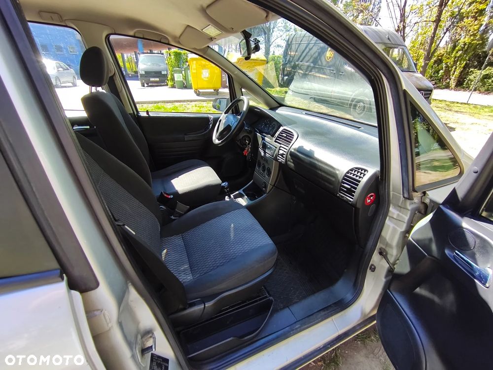 Opel Zafira 2.2 DTI Njoy - 11