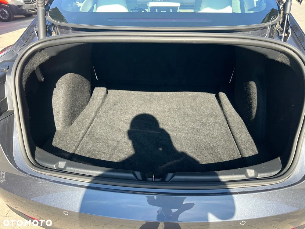 Tesla Model 3 - 14