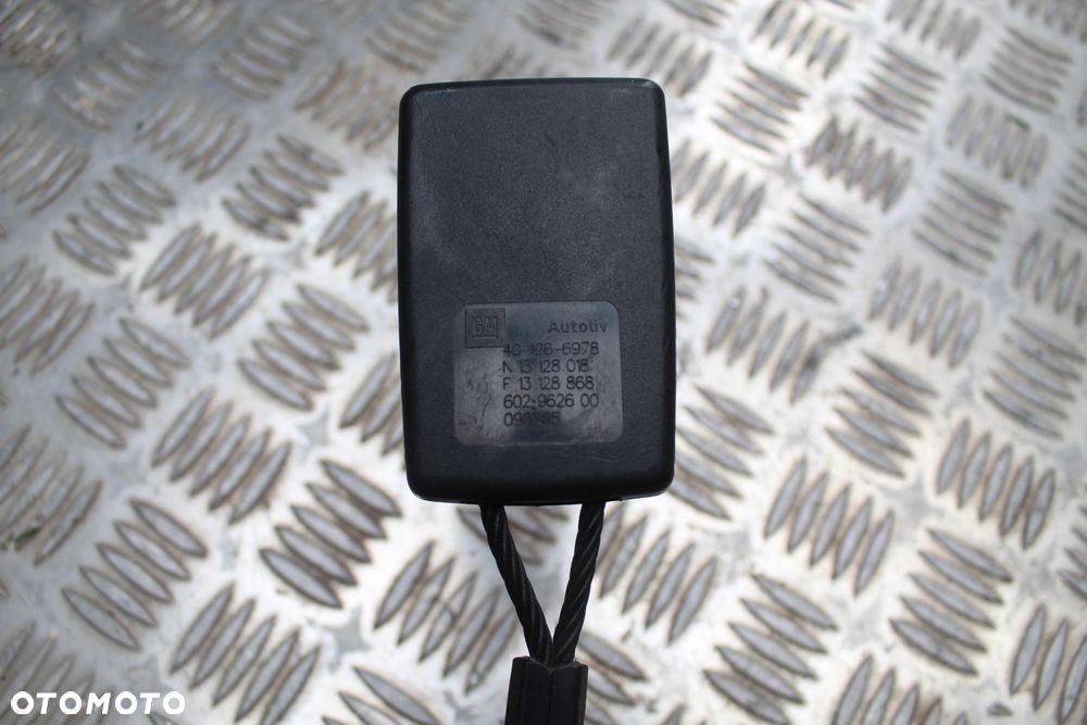 ZAPINKA PASA LEWY TYŁ OPEL ASTRA H 13128018 - 4