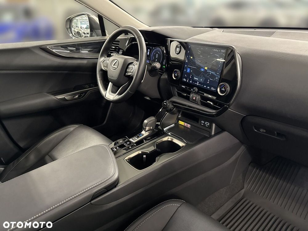 Lexus NX 350h Prestige 2WD - 24