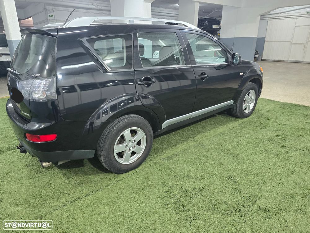 Mitsubishi Outlander 2.0 DI-D Instyle 4WD - 4