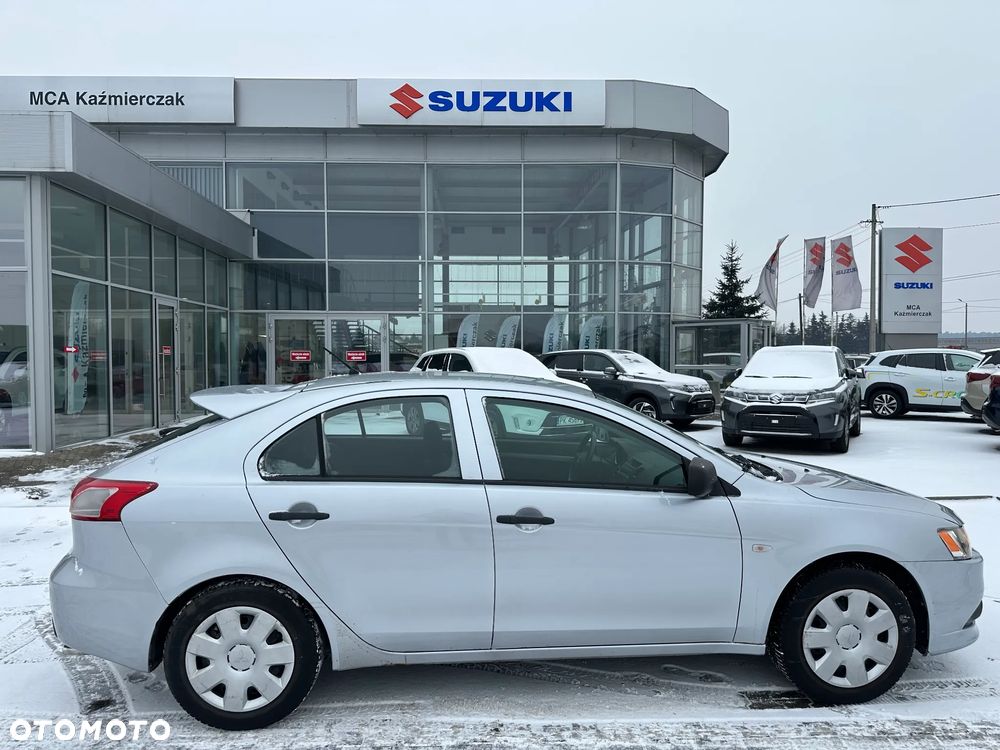 Mitsubishi Lancer 1.5 Inform - 1