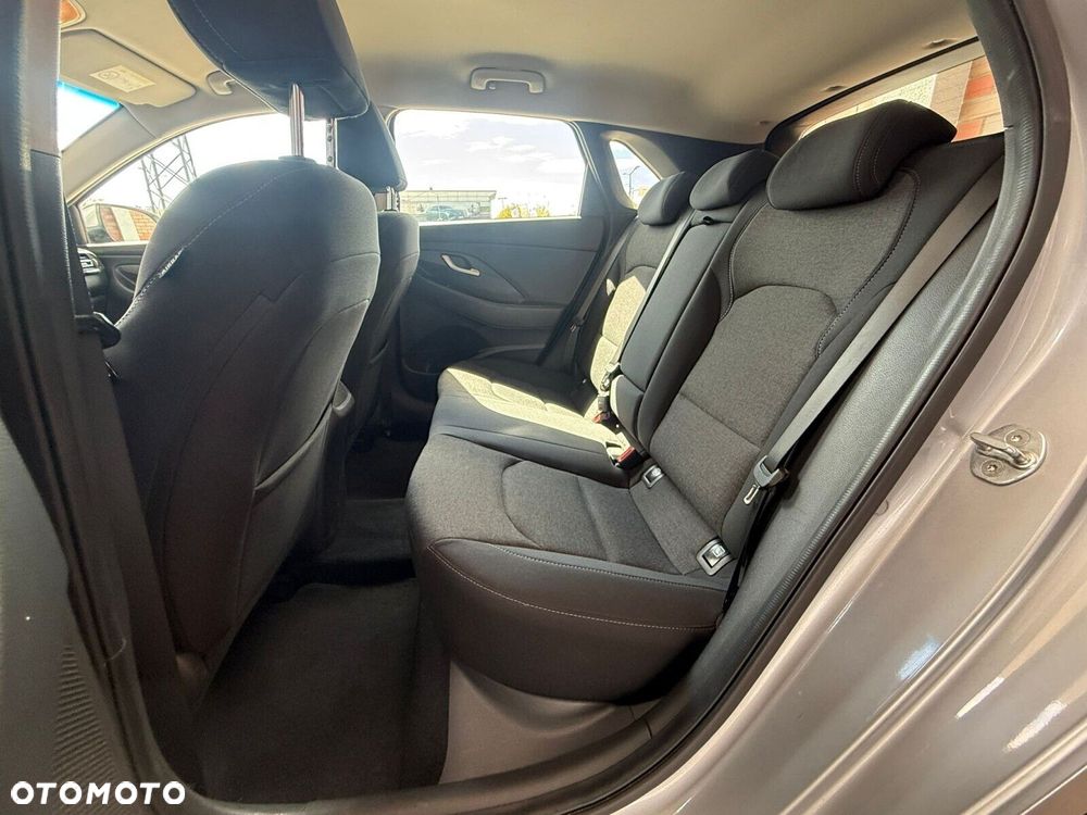 Hyundai i30 1.5 DPI Smart - 10