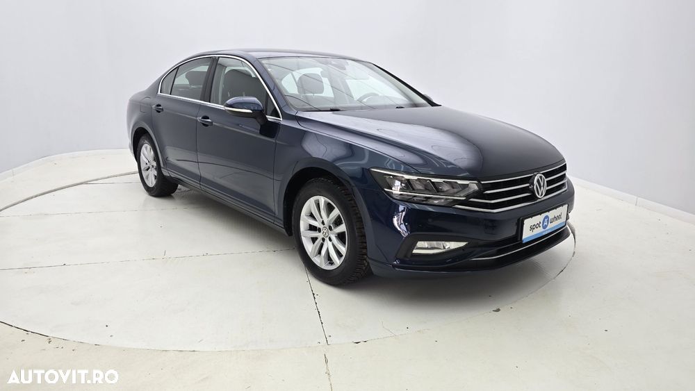 Volkswagen Passat 1.5 TSI ACT DSG Comfortline - 4