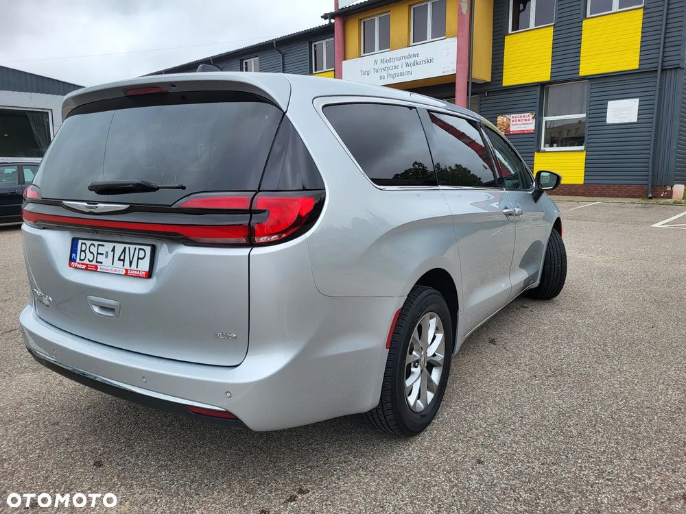 Chrysler Pacifica - 3